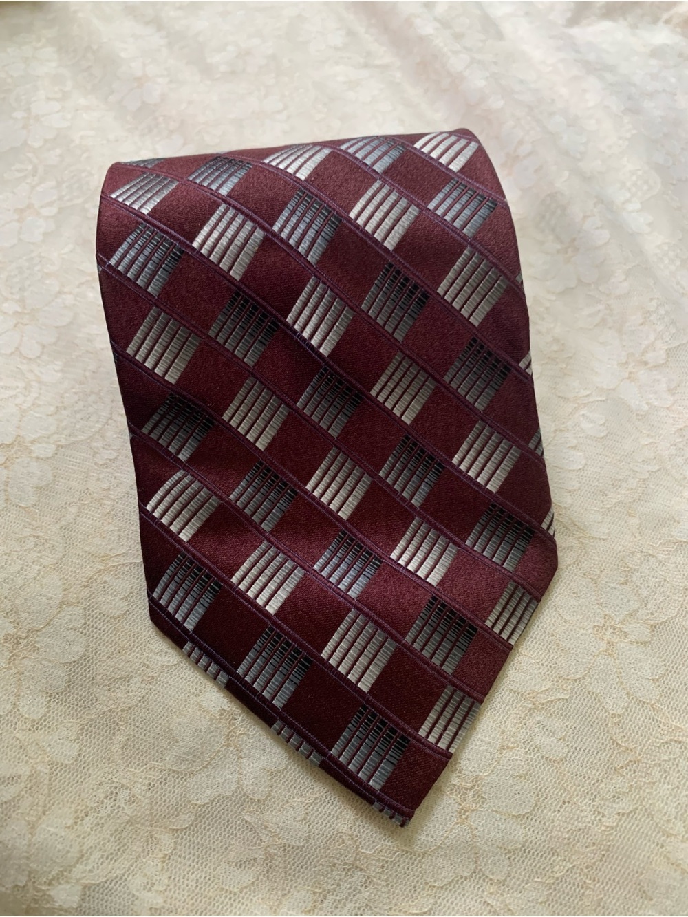 Vintage Screenplay Martin Wong Silk Tie Burgundy Art Deco Geometric Mens Necktie